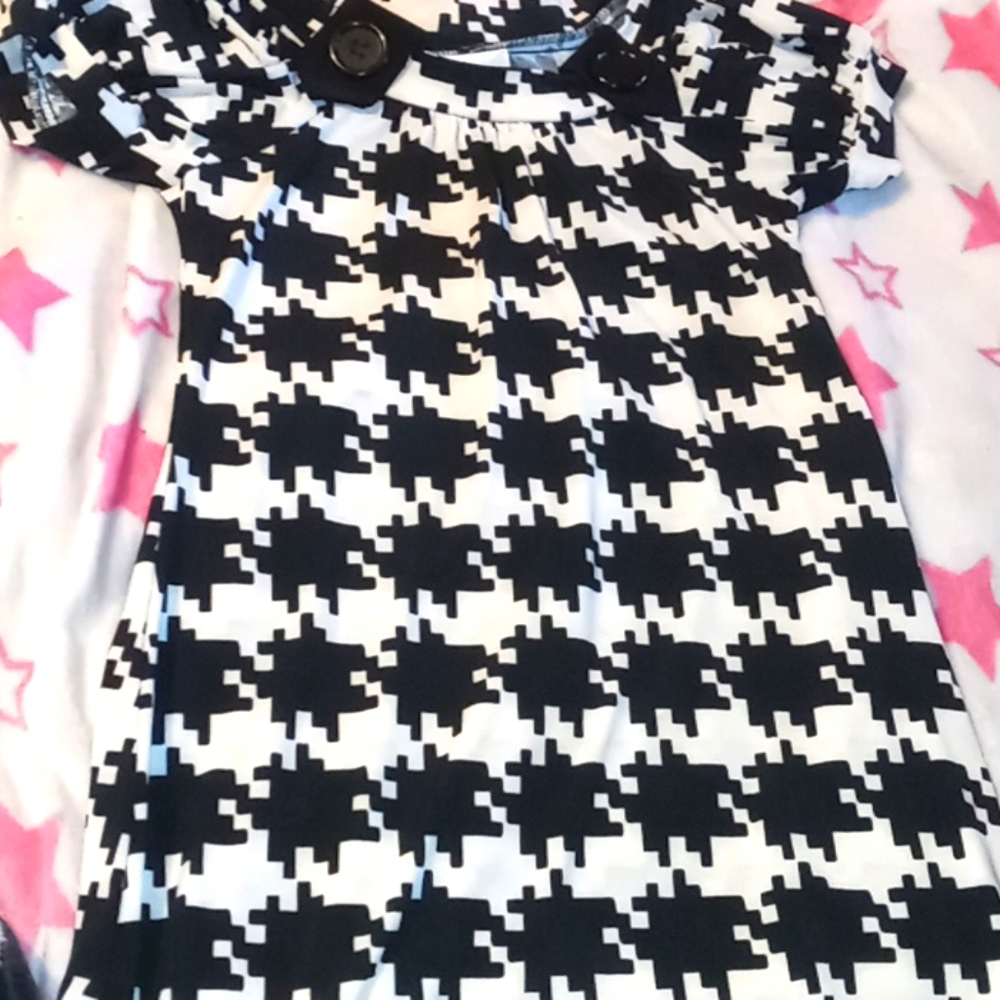 Girls black and white checker top